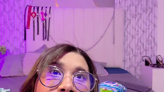 Snapshot of LorenaDuval chatting on 5, 5, 2026 LorenaDuval online show from 5, 5, 2026