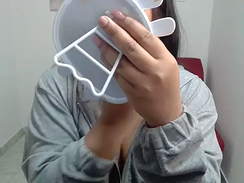 candymorena69 online show from 31, 3, 2026