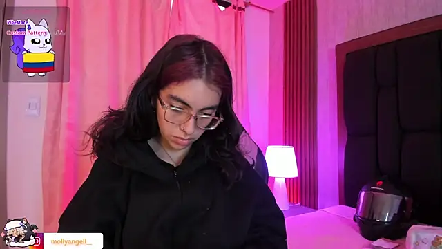 Molly A online show from 7, 7, 2026