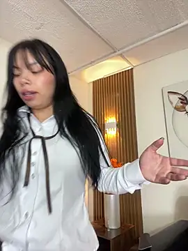 Queen Chanel XXX online show from 19, 4, 2026