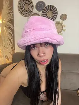 Snapshot of Queen_Chanel_XXX chatting on 10, 5, 2026 Queen Chanel XXX online show from 10, 5, 2026