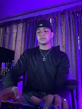 Snapshot of deaross_ chatting on 16, 3, 2026 deaross online show from 16, 3, 2026