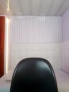 Kittylatina  online show from 23, 4, 2026