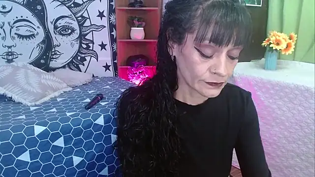 Snapshot of _Alexandra_Jones chatting on 27, 5, 2026 Alexandra Jones online show from 27, 5, 2026