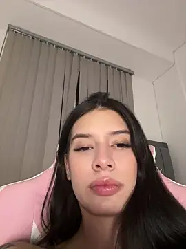 Snapshot of Valen_Gia chatting on 12, 3, 2026 Valen Gia online show from 12, 3, 2026