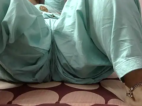 HouseWife4466 online show from 10, 4, 2026