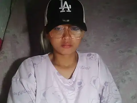 SAM SMILE XOXO online show from 25, 3, 2026