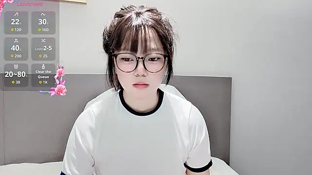 Snapshot of Lucky_zhizhi chatting on 4, 8, 2026 Lucky zhizhi online show from 4, 8, 2026