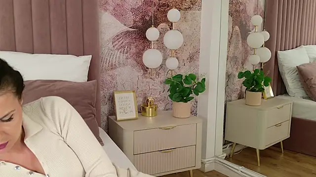 AnneRey online show from 15, 4, 2026