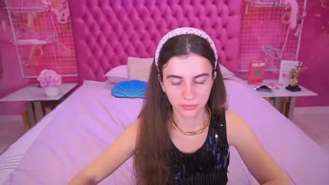 LittleJulii online show from 25, 3, 2026
