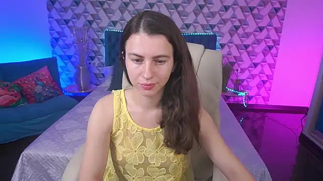 Snapshot of LittleJulii chatting on 2, 6, 2026 LittleJulii online show from 2, 6, 2026