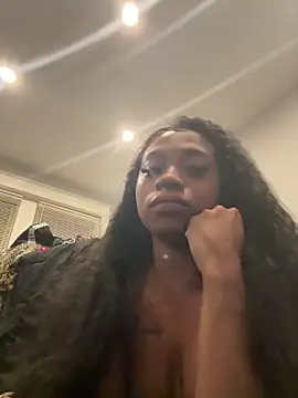 essencecora online show from 10, 3, 2026