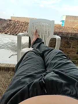 Desii rockstarr online show from 8, 4, 2026