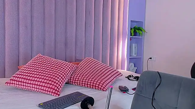 Meganlove   online show from 8, 7, 2026