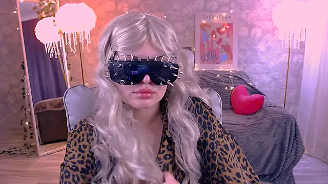 DaisyBloomm online show from 10, 3, 2026