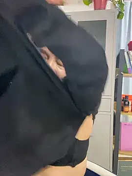 Snapshot of yu19988 chatting on 8, 4, 2026 yu19988 online show from 8, 4, 2026