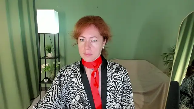 Snapshot of LeticiaRomano chatting on 8, 7, 2026 LeticiaRomano online show from 8, 7, 2026