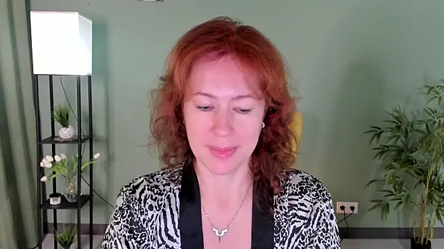 Snapshot of LeticiaRomano chatting on 6, 7, 2026 LeticiaRomano online show from 6, 7, 2026
