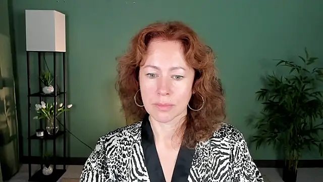 Snapshot of LeticiaRomano chatting on 23, 6, 2026 LeticiaRomano online show from 23, 6, 2026