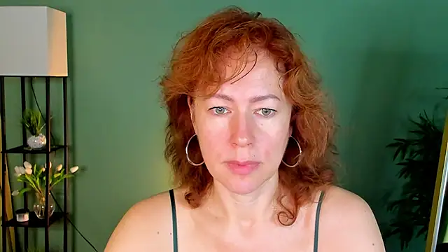 Snapshot of LeticiaRomano chatting on 27, 6, 2026 LeticiaRomano online show from 27, 6, 2026
