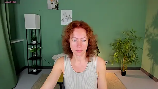 Snapshot of LeticiaRomano chatting on 19, 6, 2026 LeticiaRomano online show from 19, 6, 2026