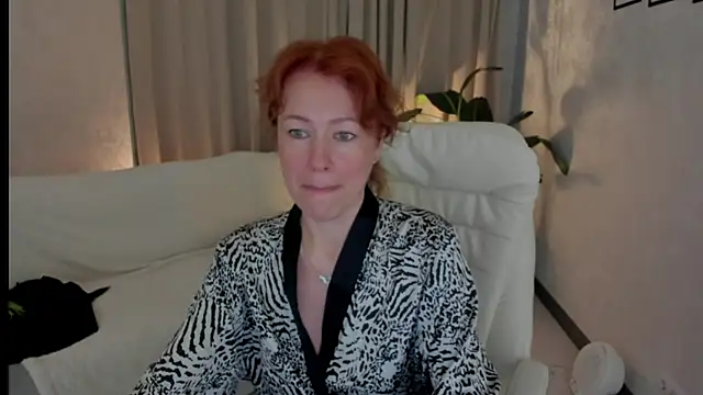 LeticiaRomano online show from 25, 5, 2026