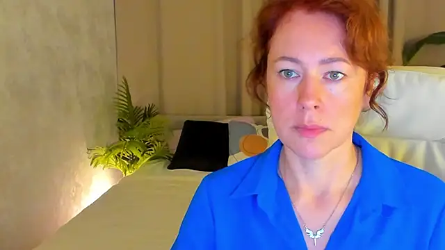 LeticiaRomano online show from 10, 6, 2026