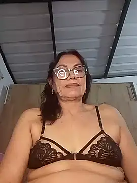 HOT LATINA20 online show from 8, 7, 2026