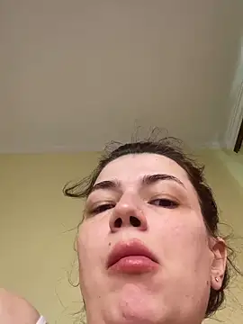 Snapshot of Cutee_Erika chatting on 4, 6, 2026 Cutee Erika online show from 4, 6, 2026
