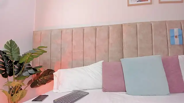 Snapshot of AgathaSavage chatting on 17, 7, 2026 AgathaSavage online show from 17, 7, 2026