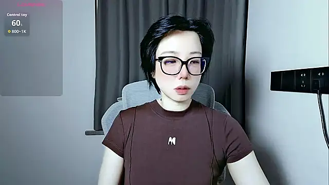Snapshot of lin_lin_520_520 chatting on 4, 6, 2026 lin lin 520 520 online show from 4, 6, 2026