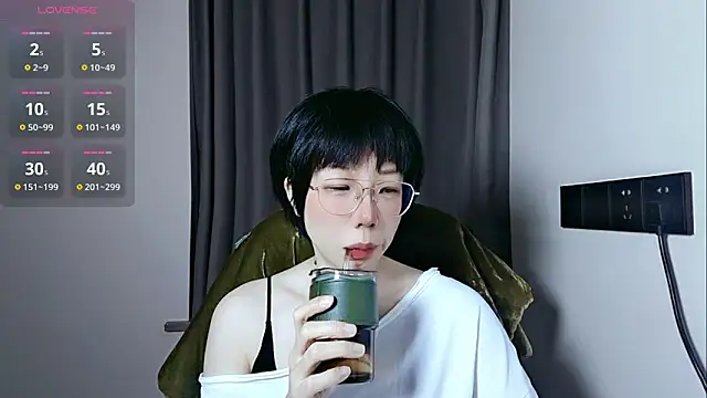 Snapshot of lin_lin_520_520 chatting on 10, 5, 2026 lin lin 520 520 online show from 10, 5, 2026