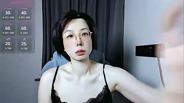 Snapshot of lin_lin_520_520 chatting on 8, 6, 2026 lin lin 520 520 online show from 8, 6, 2026
