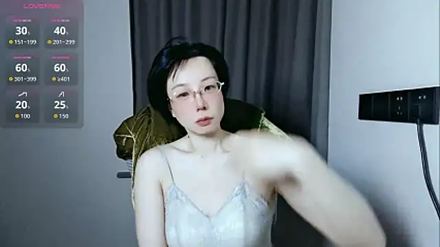 Snapshot of lin_lin_520_520 chatting on 18, 5, 2026 lin lin 520 520 online show from 18, 5, 2026