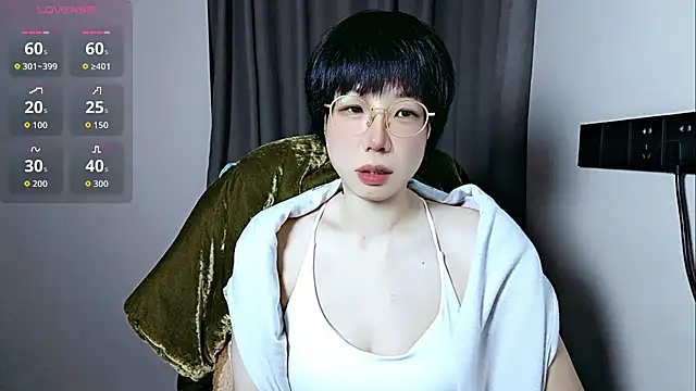 Snapshot of lin_lin_520_520 chatting on 6, 5, 2026 lin lin 520 520 online show from 6, 5, 2026
