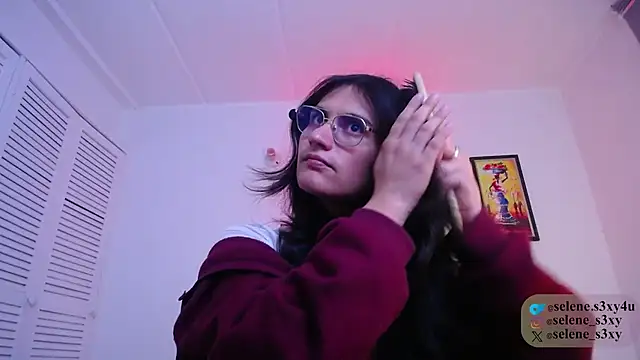 Snapshot of selene_cutie chatting on 1, 4, 2026 selene cutie online show from 1, 4, 2026