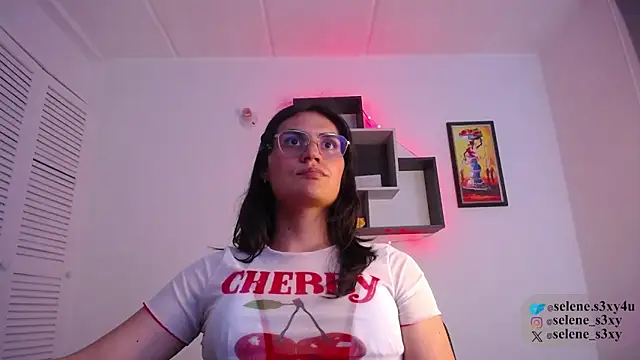 Snapshot of selene_cutie chatting on 24, 3, 2026 selene cutie online show from 24, 3, 2026