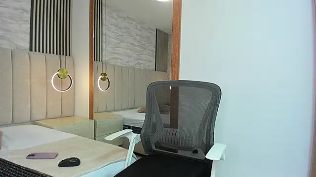 abrillrose online show from 3, 4, 2026