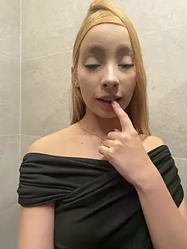 Isabella gaviria online show from 3, 4, 2026