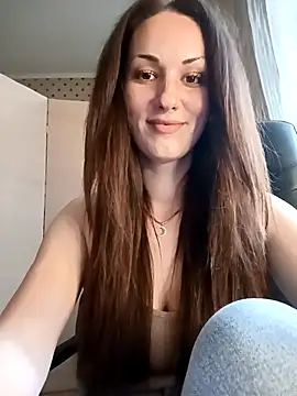 LunaCrystall online show from 9, 5, 2026