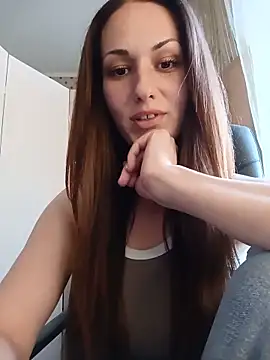 LunaCrystall online show from 17, 6, 2026