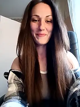 LunaCrystall online show from 11, 4, 2026