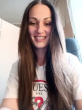 LunaCrystall online show from 15, 4, 2026