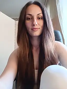 LunaCrystall online show from 11, 6, 2026