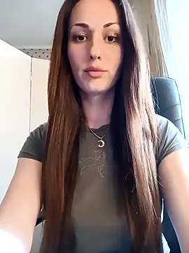 LunaCrystall online show from 4, 5, 2026