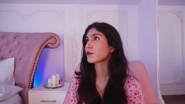LucianaBlanco  online show from 17, 7, 2026