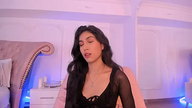 LucianaBlanco  online show from 19, 5, 2026