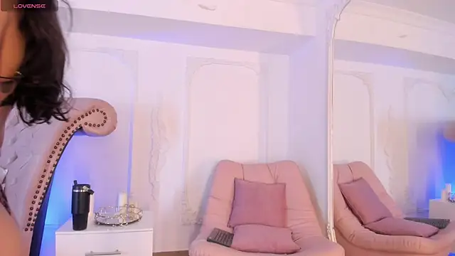 LucianaBlanco  online show from 18, 6, 2026