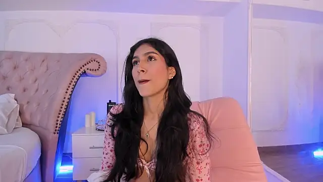 LucianaBlanco  online show from 15, 6, 2026