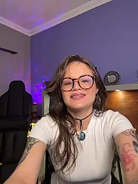 Snapshot of Tallulah_Kinky chatting on 8, 5, 2026 Tallulah Kinky online show from 8, 5, 2026
